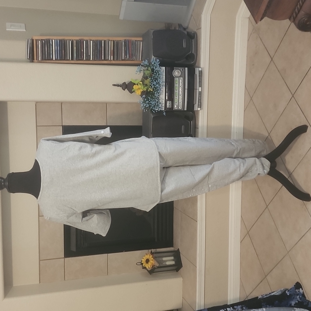 Sweatsuit - Picture 4 of 5